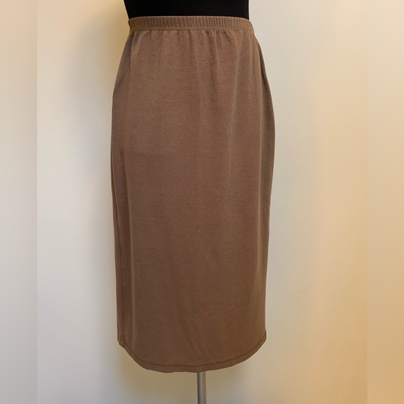 Chaus Sport Dresses & Skirts - Chaus Sport Taupe Stretch Knit Skirt-Elastic Waist-Poly Cotton Blend-Midi-M